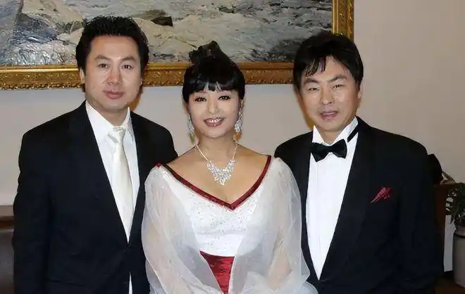 歌唱家殷秀梅二婚在飞机上捡了个外国丈夫晚年却有遗憾