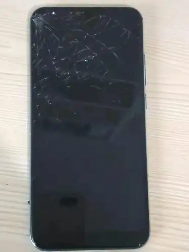 其实是因为钢化膜的作用仅限于屏幕不被刮花,但要保护手机屏不会摔碎