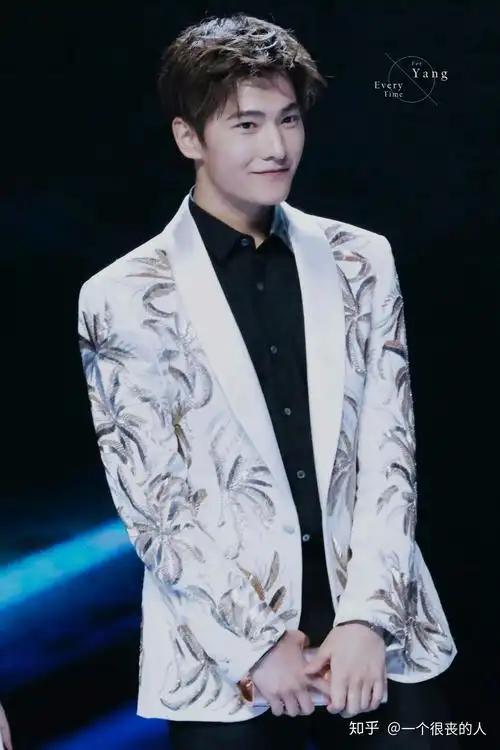 你认为杨洋最帅的照片是哪张【ps:带上你的图】?