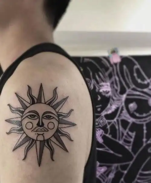 太阳纹身图片_手臂几何图腾纹身图案