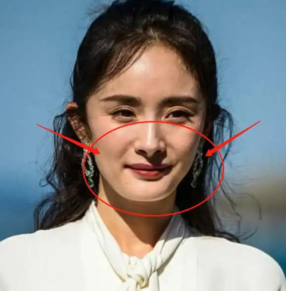 杨幂未精修图曝光,皮肤松弛女神形象全无,网友:不敢相信这是她