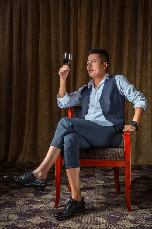 高曙光生活写真曝光 儒雅气质绅士品位