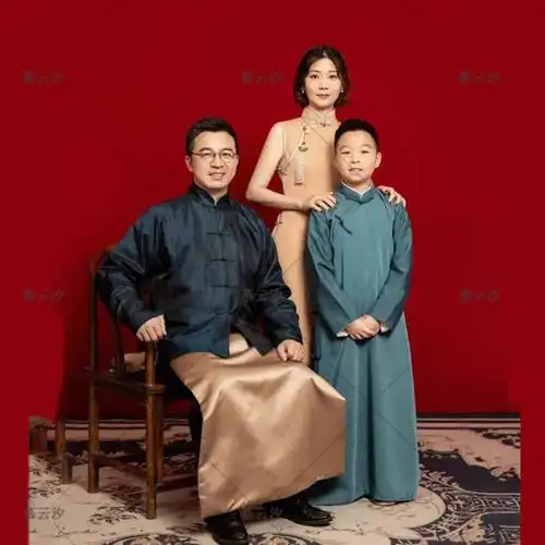 中国复古全家福服装家庭装民国风亲子装影楼摄影写真男士长衫马褂