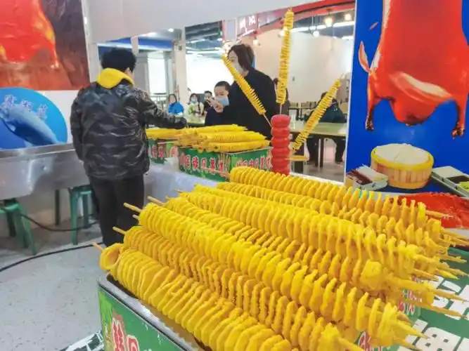 "韩国旋风薯塔,台北夜市最火黄金虾球,正宗重庆酸辣粉,武汉热干面