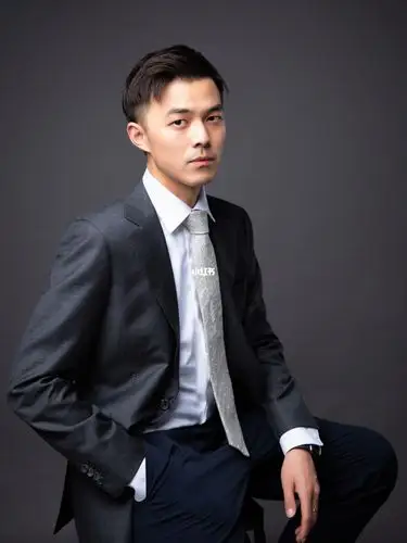 金三银四送自己一张职业照好好工作