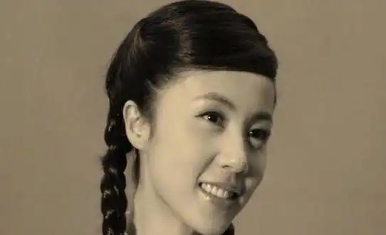 孙莉大学时期年轻照片曝光难怪黄磊会对孙莉一见钟情了