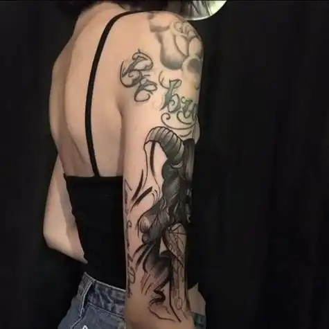 外国女生纹身霸气头像