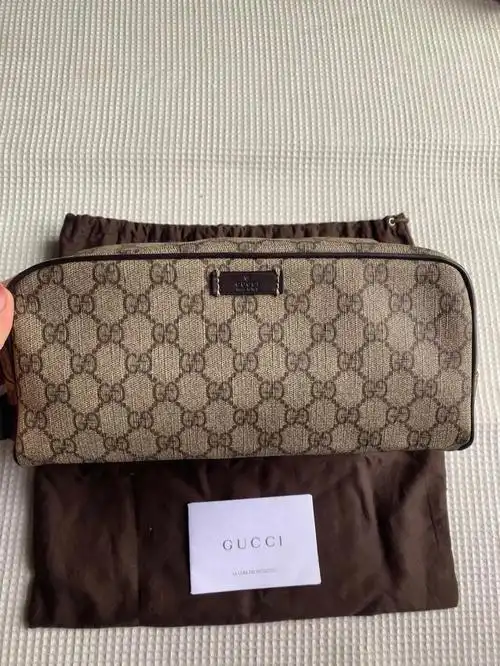 gucci手拿包全新3200