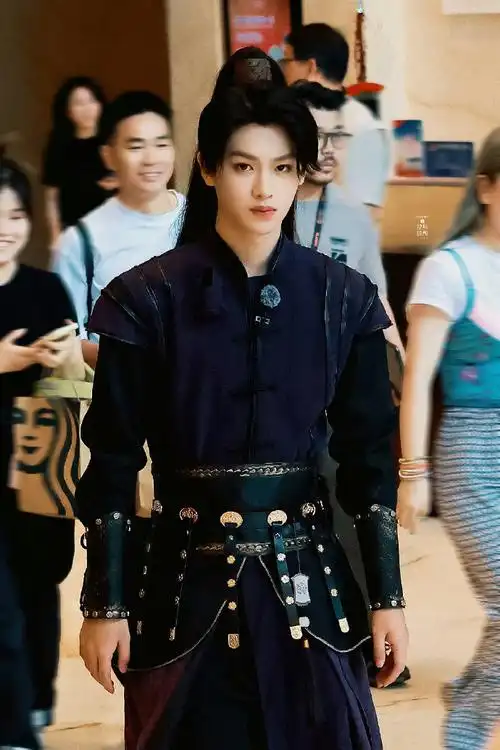 蜜桃你会弄多弄 黄明昊古装帅煞我也#黄明昊密逃古装少侠造型