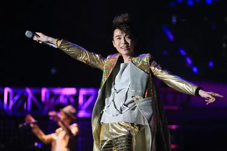 苏打绿三天嗨翻小巨蛋上演升空特技秀