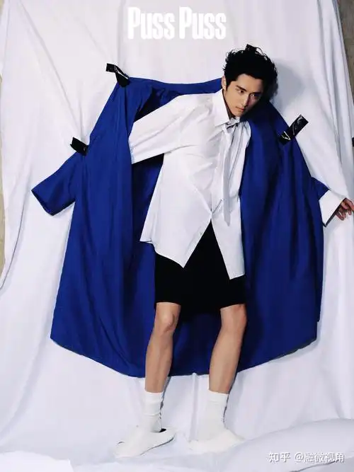 朱一龙蓝色泪钻,张新成春眠梦境,男明星杂志封面好有味道!