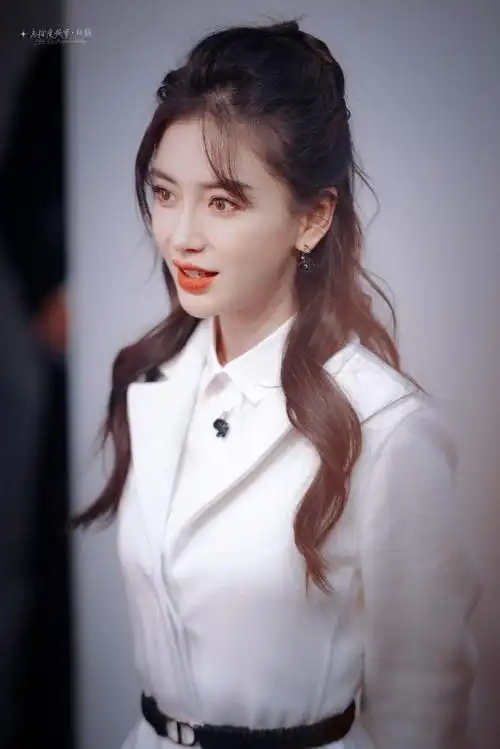 angelababy超话98#迪奥品牌大使angelababy#20211111|dior站台南风