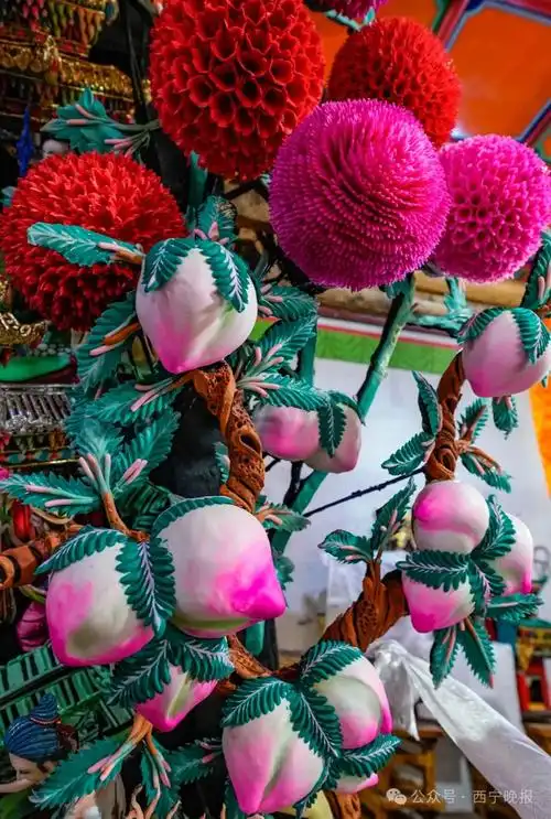 快看今年的塔尔寺酥油花