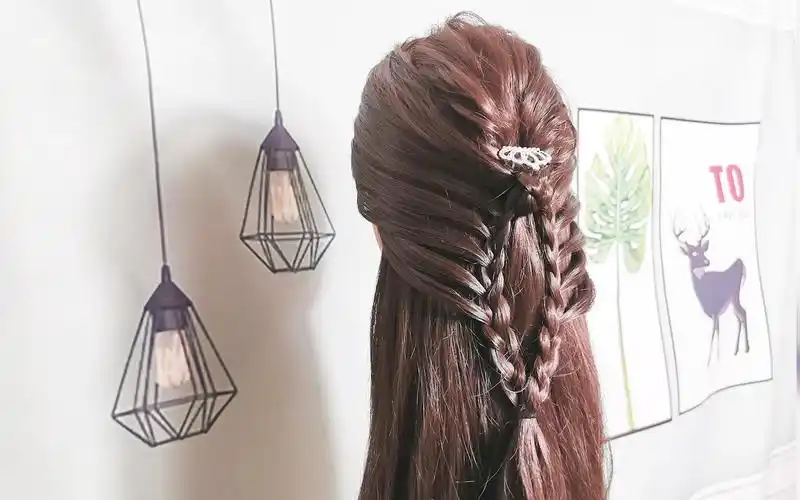 【中长发编发】半扎发怎么编好看?学会这个小技巧,甜美减龄显气质