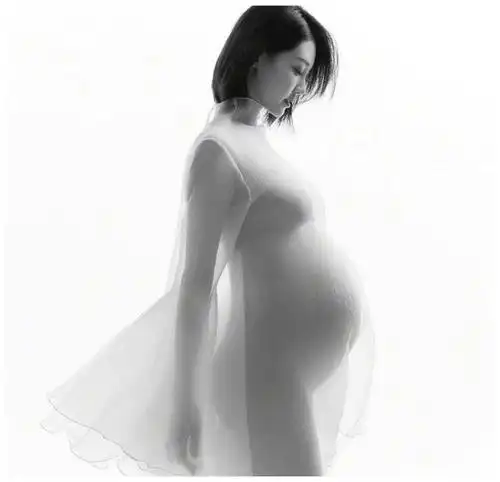 女明星怀孕只胖肚子林心如苗苗还好看到伊能静真是秀儿