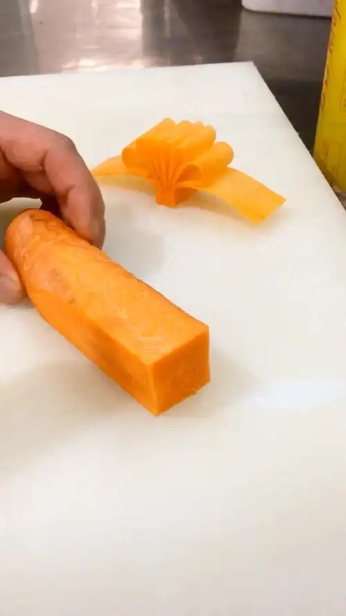 美食#胡萝卜做的小盘饰,了解一下