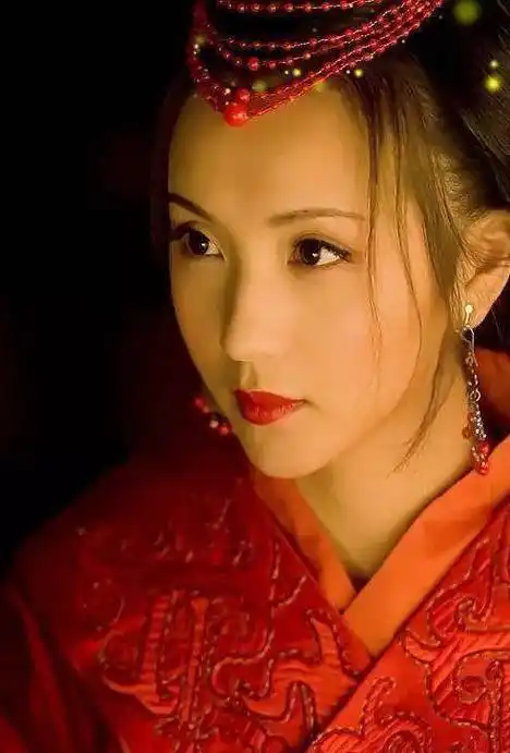 原创原创15位古装红衣女明星赵丽颖像巫婆热巴老气而她最惊艳妩媚