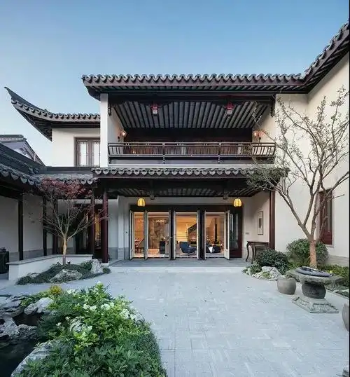 便能勾起中国人无限的向往只是像一个老者一样静静地立在那里不抢眼