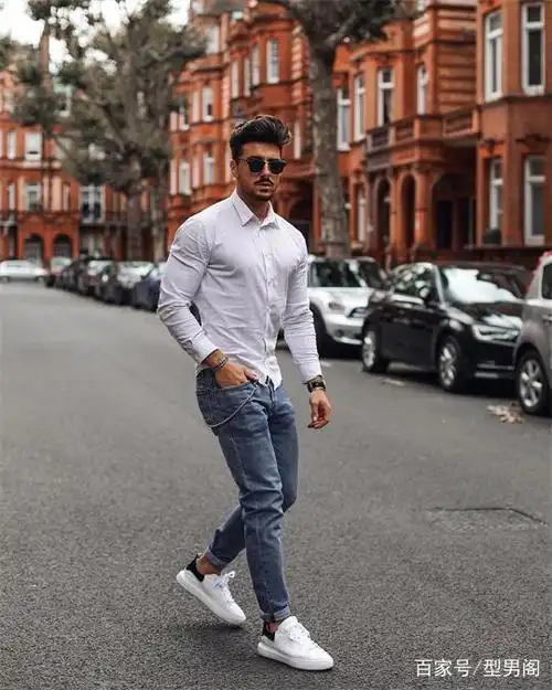 牛仔裤怎么搭配才会帅气时尚又有范儿?快来看看型男是怎么穿搭的