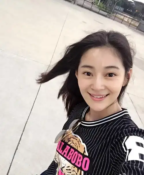 明星小夫妻王媛可王雨:我们是幸福的"422大家庭"