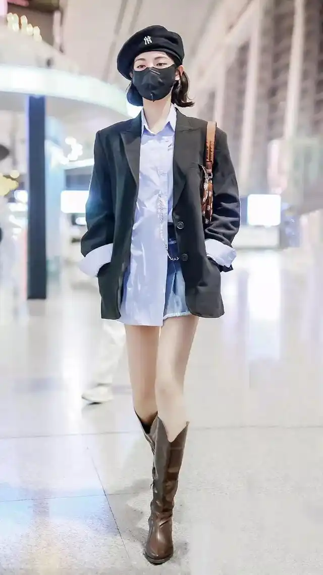 许佳琪|机场酷飒骑士靴穿搭look,姐姐的腿是真的绝