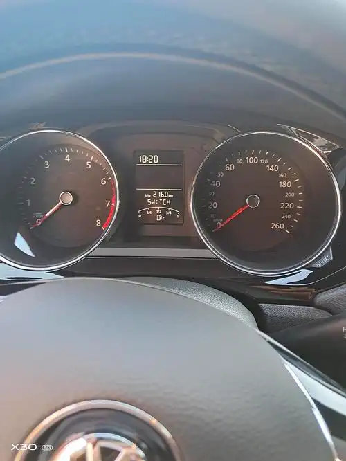 大众速腾18款自动舒适仪表盘显示这些英文是什么意思?求大神解