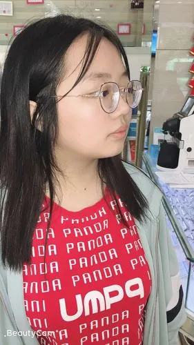 妹妹说漂亮,戴了这么多年的啤酒瓶眼镜终于可以不戴了!