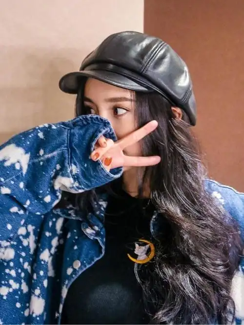 33岁杨幂又装嫩!