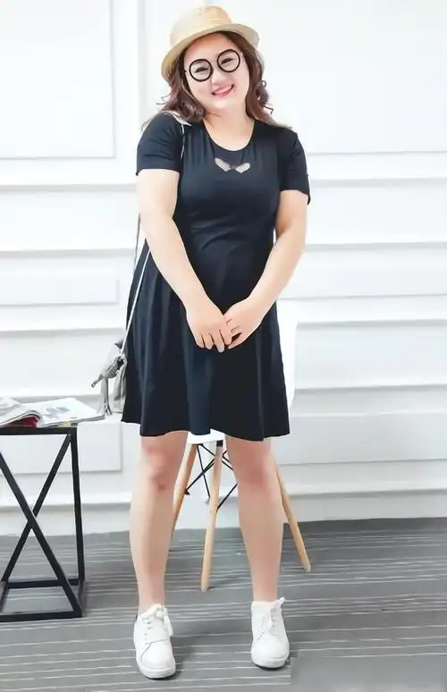 150斤的女生怎样穿搭显瘦看看这3位女生不同穿搭方式带来的效果