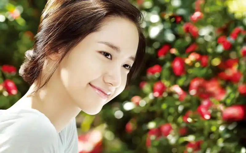 韩国美女林允儿高清唯美写真图片桌面壁纸