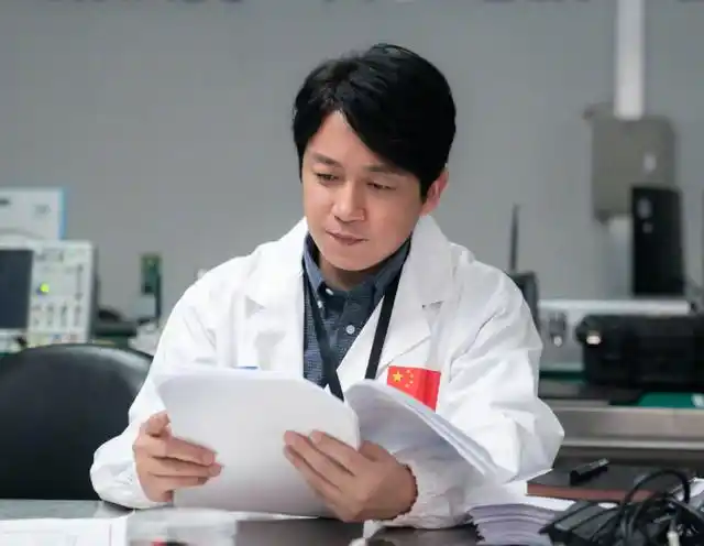 非科班出身的潘粤明,爆发力无限,分寸感也很强