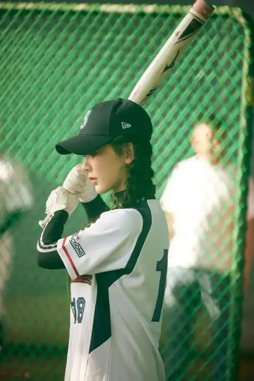 和@杨紫一起享受运动魅力,用力挥棒吧!@mlb美职棒大联盟@第一堂棒球课