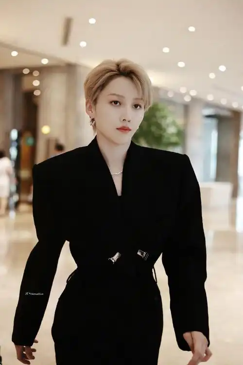 刘雨昕的腰好细啊##刘雨昕的腰好细呀