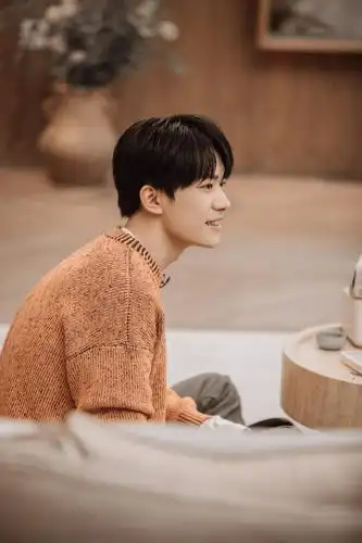 《朋友请听好》收官,易烊千玺颠勺专业范,两通神秘电话秒被识破