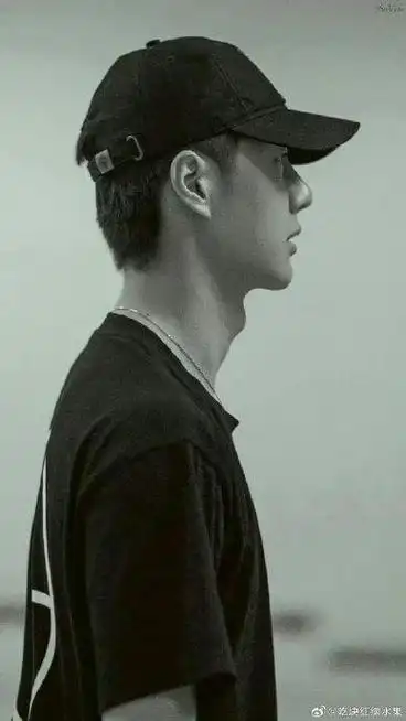 肖战素颜vs王一博素颜 你更喜欢谁的颜