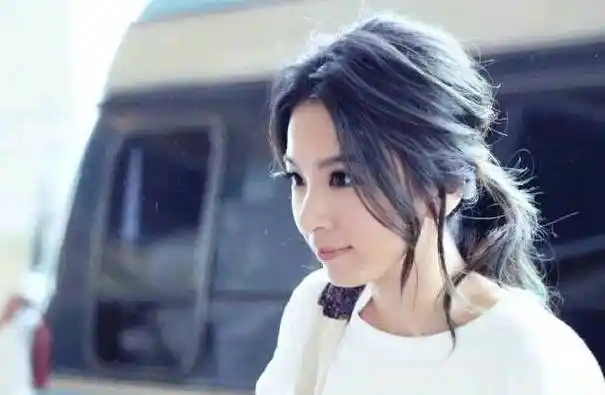 华语歌手仅周杰伦和田馥甄入围可以说在华语乐坛日渐低迷的如今,还有