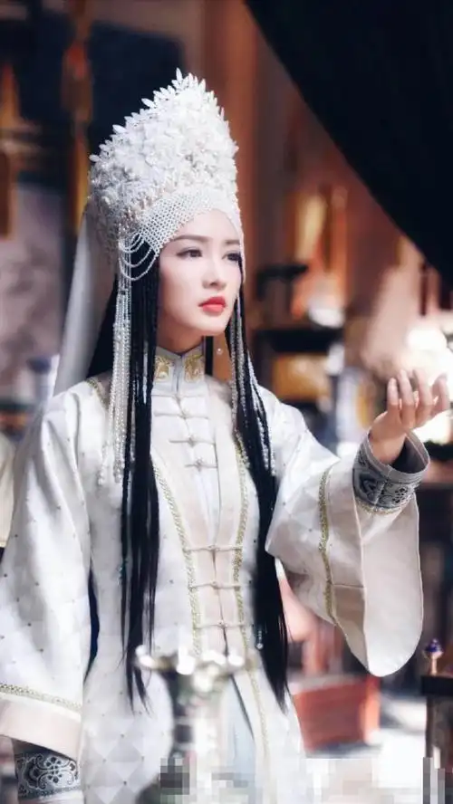 李沁的寒香见让人太惊艳,白衣若雪美得纤尘不染_作品