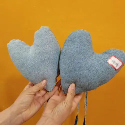 公元世家幼儿园11月份教师—"破旧立新"牛仔布改造手工比赛活动