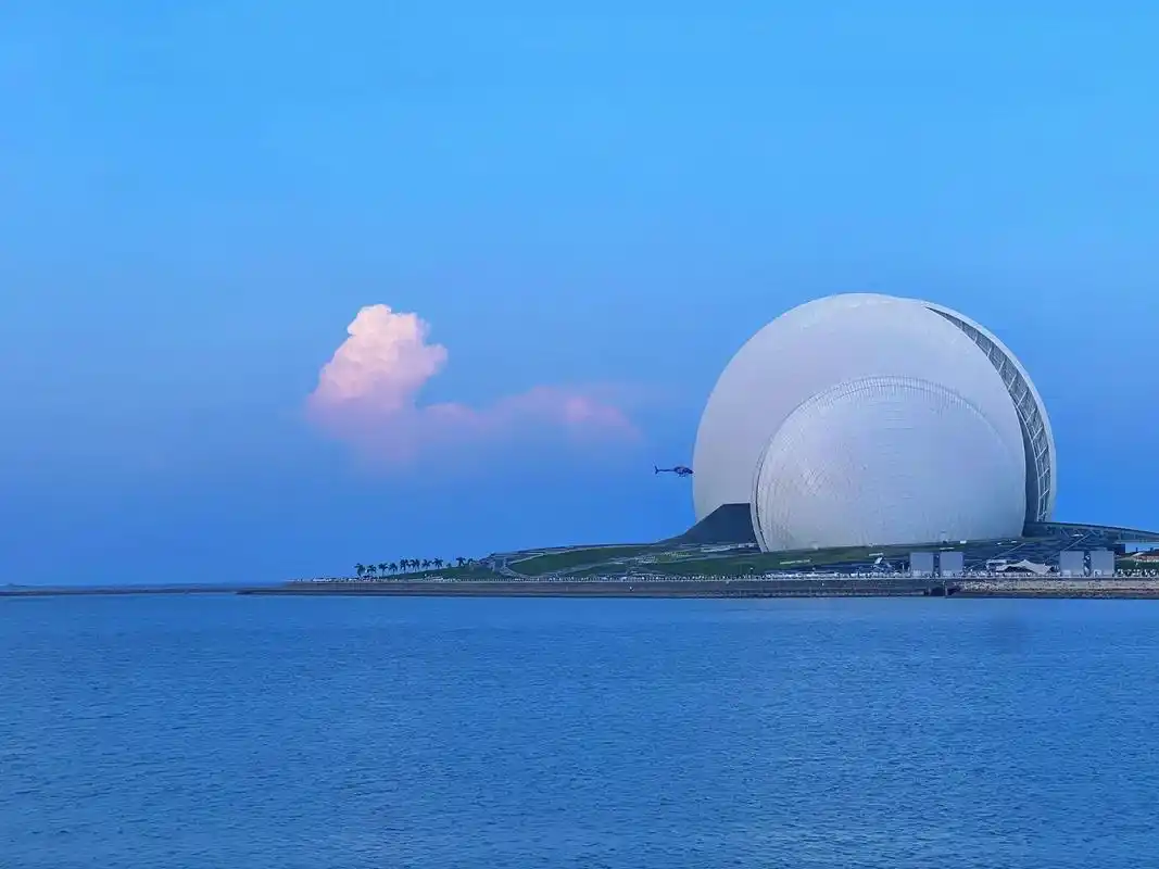 海边真的很治愈～珠海大剧院.#图文种草机 海边去了很多次,每 - 抖音