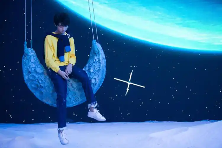 梦幻意境王俊凯成人礼宣传片壁纸_酷帅范儿王俊凯