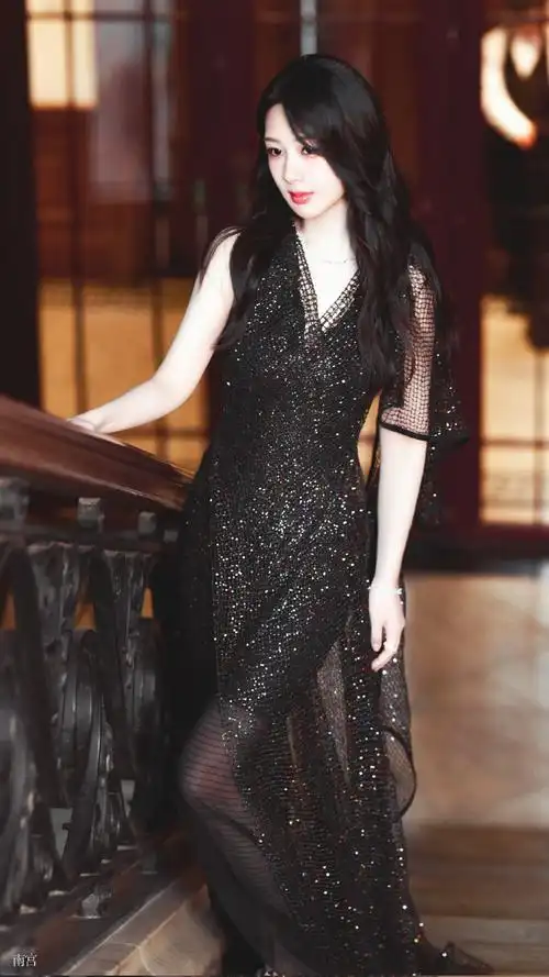 杨紫高定黑礼裙