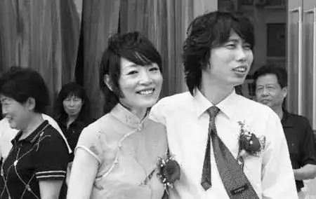 歌声弥久不散却英年早逝的4位歌星,哪位让你最怀念?_高枫