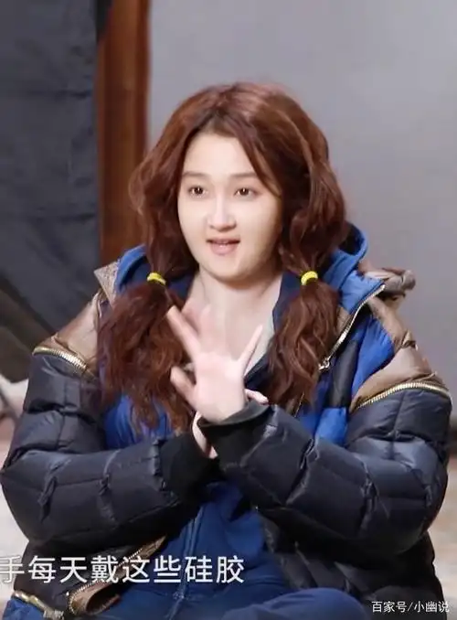 关晓彤"增肥"70斤的背后:全身捂出痱子!鹿晗看了都心疼