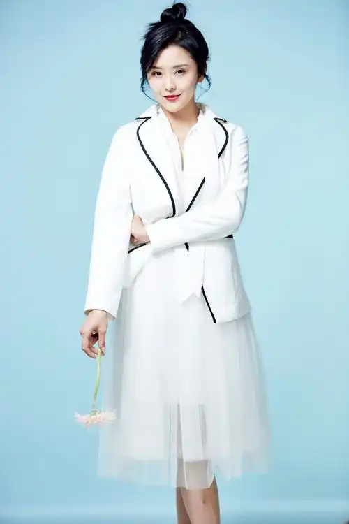 《江河水》开播 王蕾挑战婀娜多姿反一号即将上线