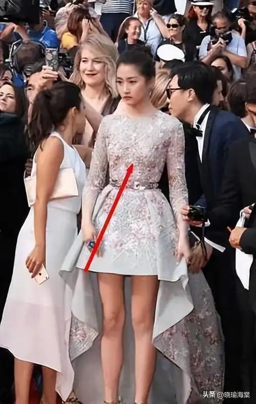 明星走红毯有多拼?杨幂,关晓彤是典型,让人眼前一亮