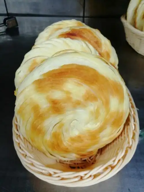 专业师傅现烤烧饼,酥脆可口,面香十足!