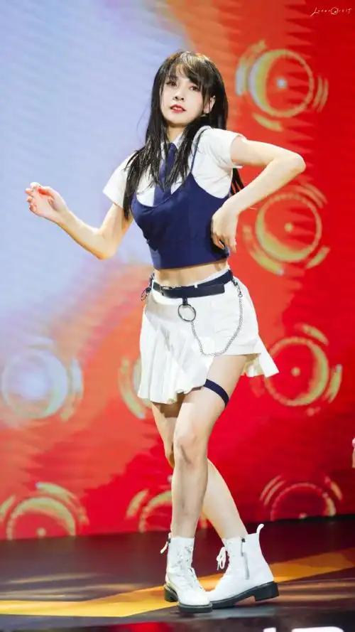 赵粤黑长直##赵粤的目标是中心位