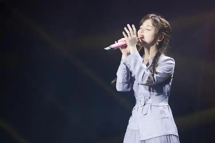 袁娅维助阵新声请指教新声学员完美演绎音乐剧情