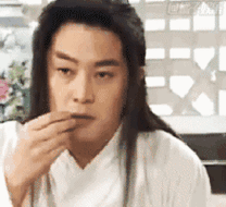 关爱智障的眼神 - 《武林外传》老白白展堂 gif 动图_影视表情表情