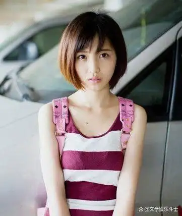 中学女生发型高度统一,全国范围内都流行这种新潮发型,快来看看吧!